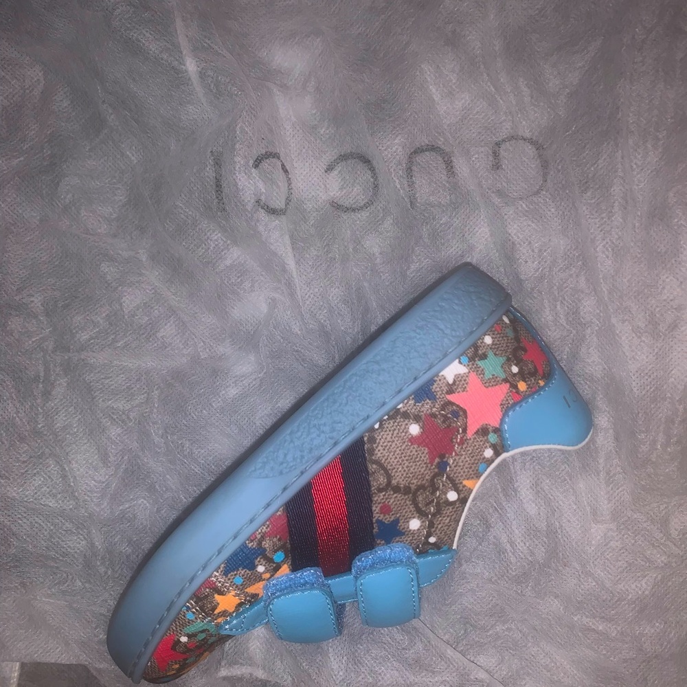 Gucci kid shoes